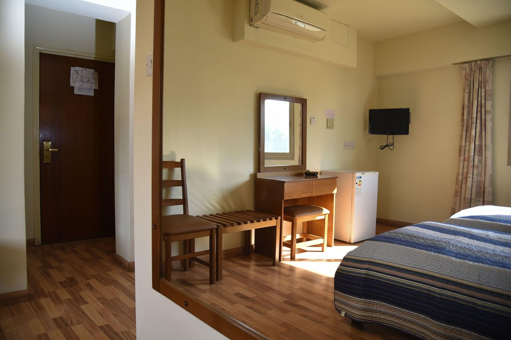 Elysso Hotel Ларнака Екстериор снимка